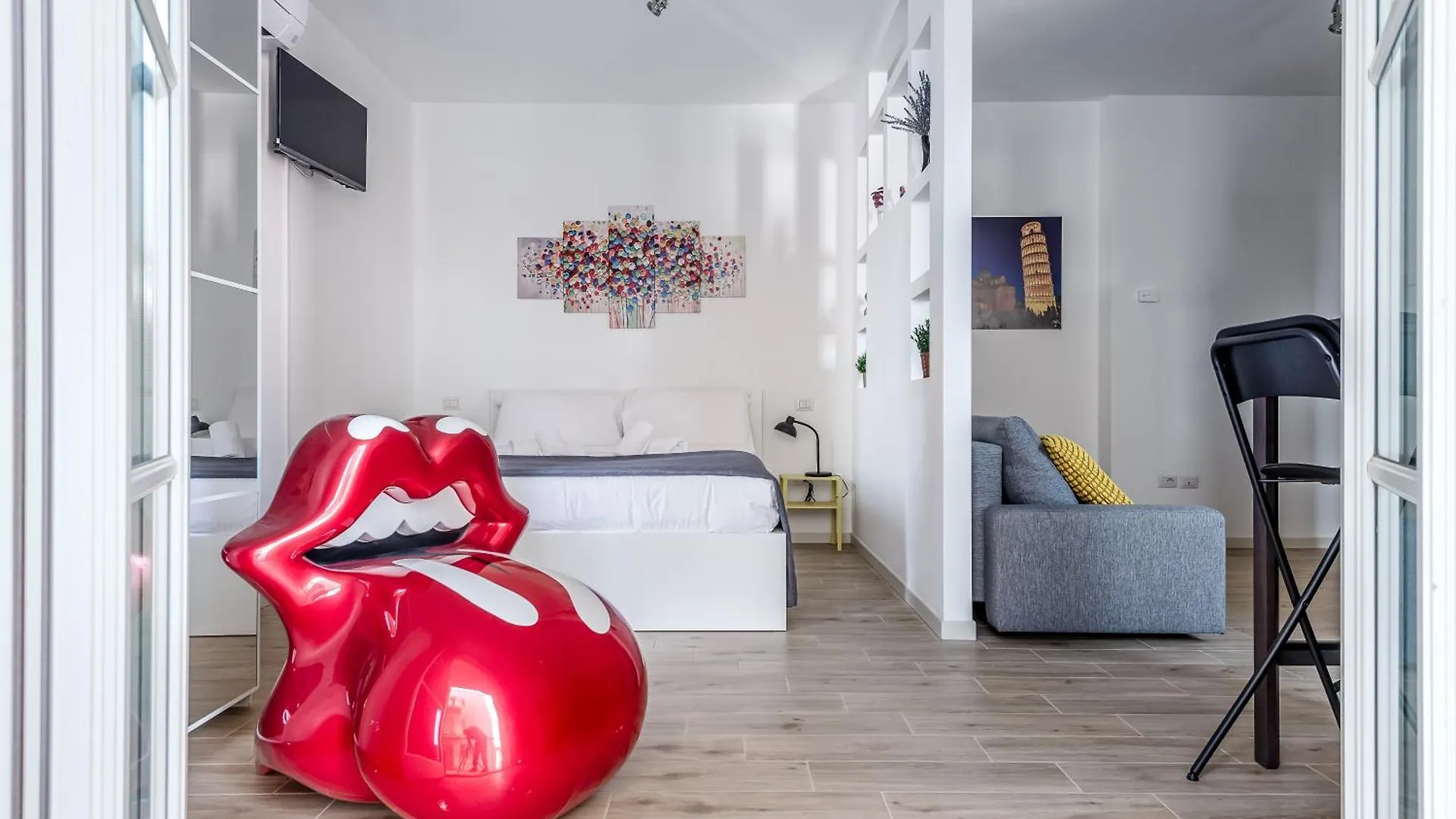 Hostly-Giugio'S House-Lungarni And Town Center Apartment Pisa Italy